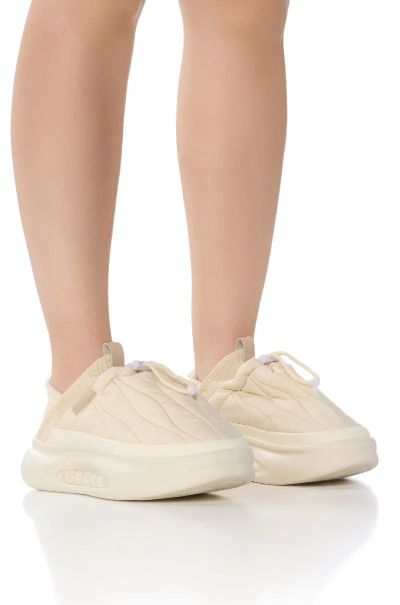 AZALEA WANG ASTEROID FUTURISTIC PUFFER SNEAKER IN CREAM