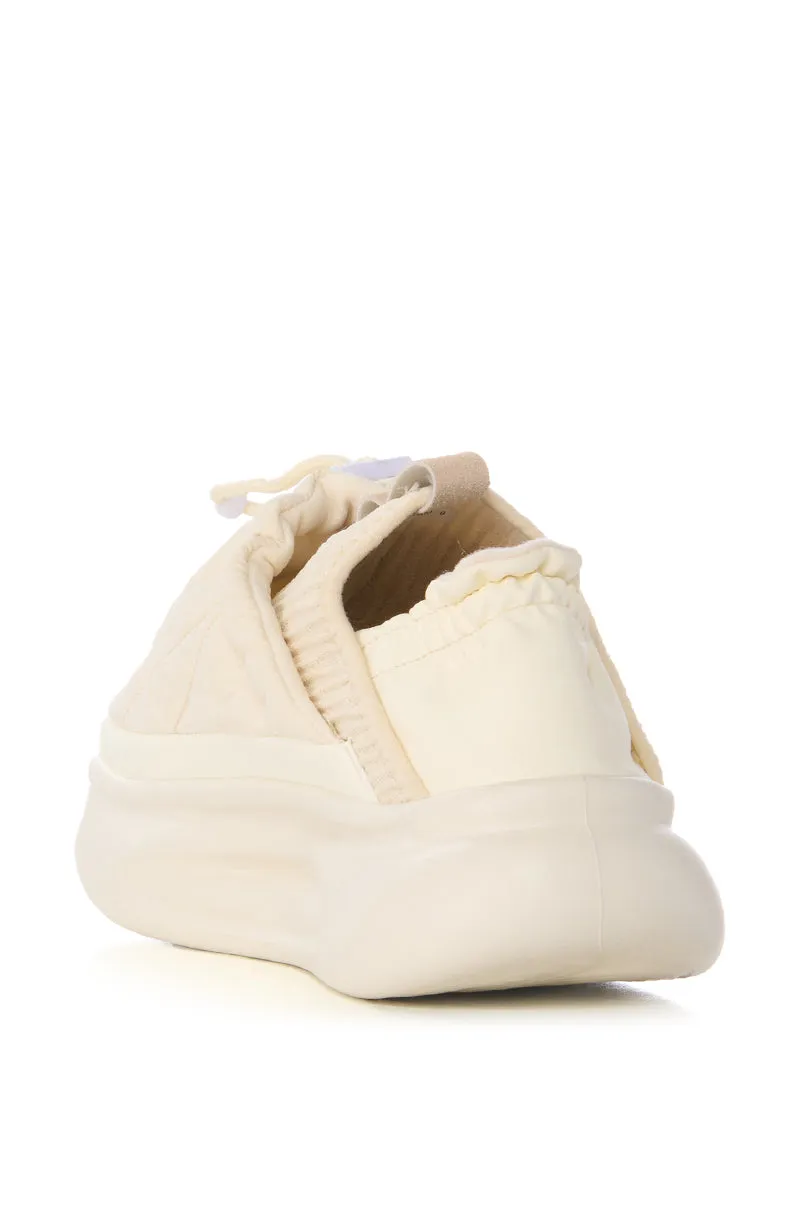 AZALEA WANG ASTEROID FUTURISTIC PUFFER SNEAKER IN CREAM