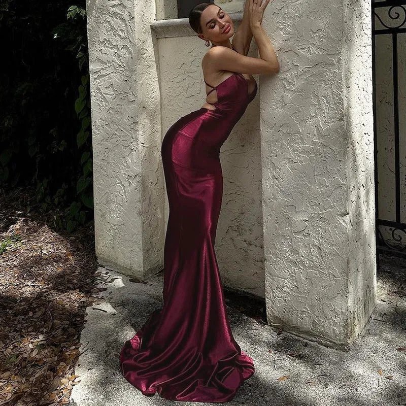 Bonnyshow Sapphira Backless Maxi Dress