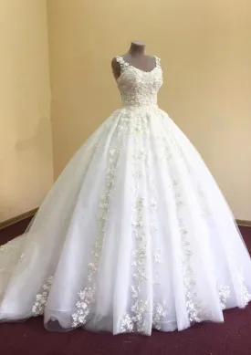 Tulle Wedding Dress Ball Gown Scoop Neck Chapel Train, Appliqued