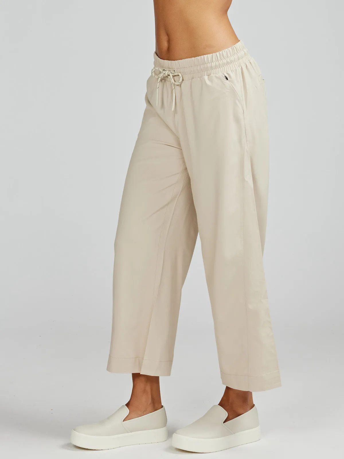 Weekend Wide Leg Pant 22in