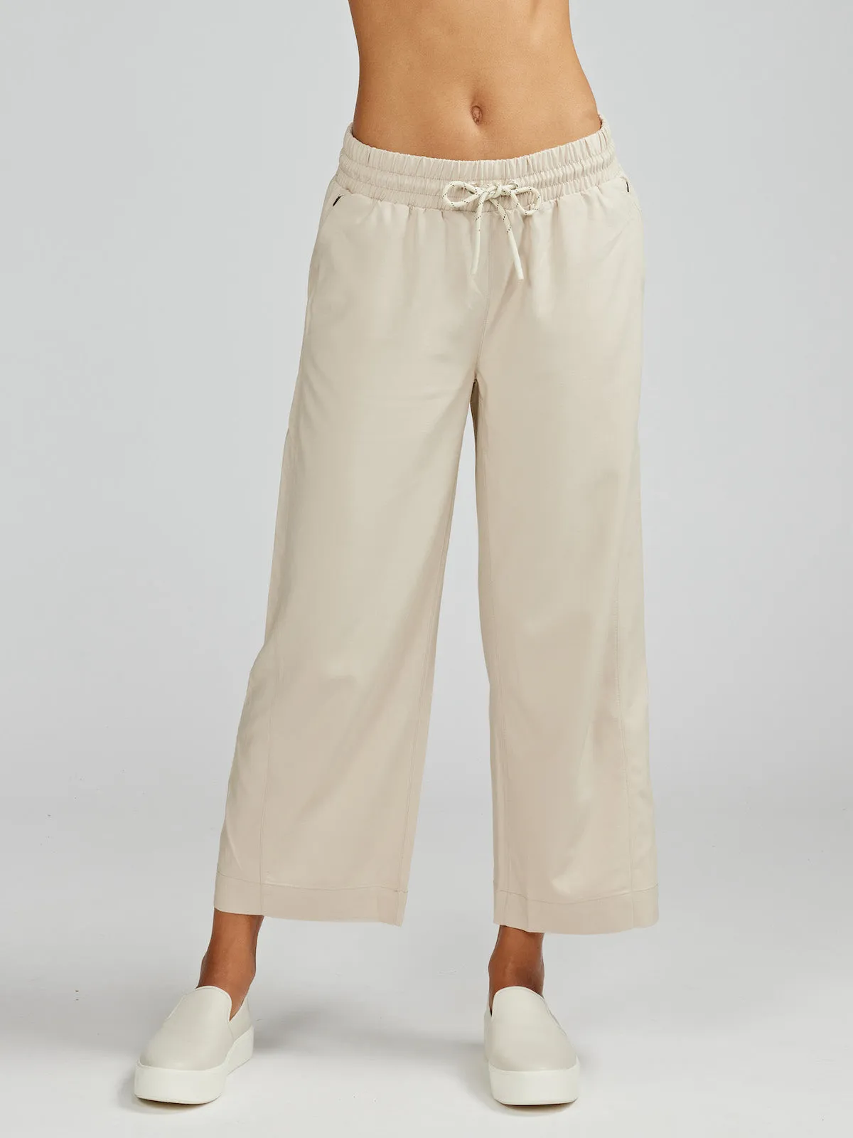 Weekend Wide Leg Pant 22in